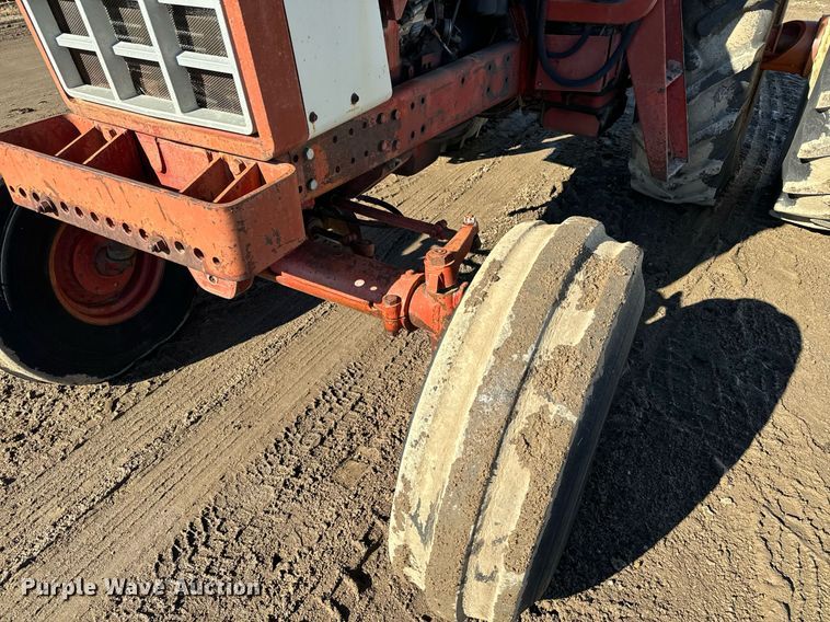 image for item NN9461 International  1086 tractor