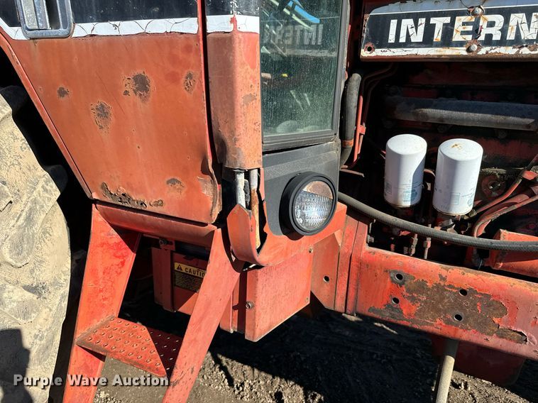 image for item NN9461 International  1086 tractor