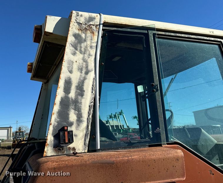 image for item NN9461 International  1086 tractor