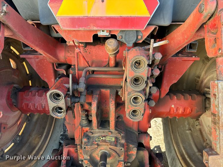 image for item NN9461 International  1086 tractor