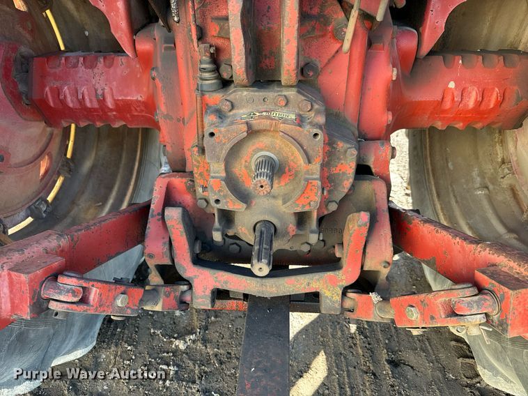 image for item NN9461 International  1086 tractor