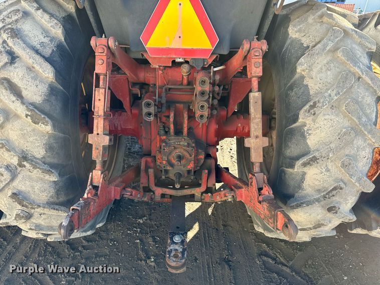 image for item NN9461 International  1086 tractor