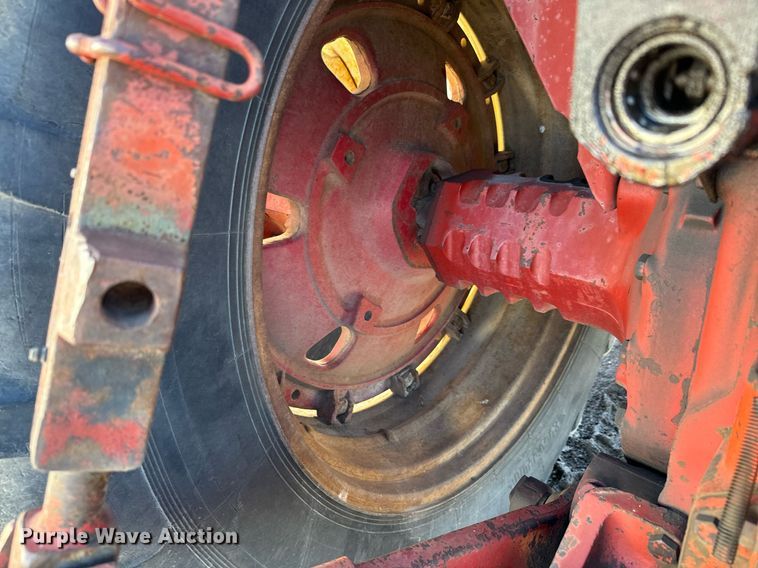 image for item NN9461 International  1086 tractor