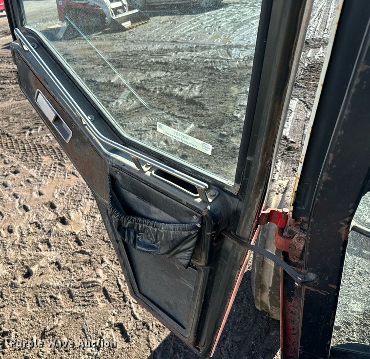 image for item NN9461 International  1086 tractor