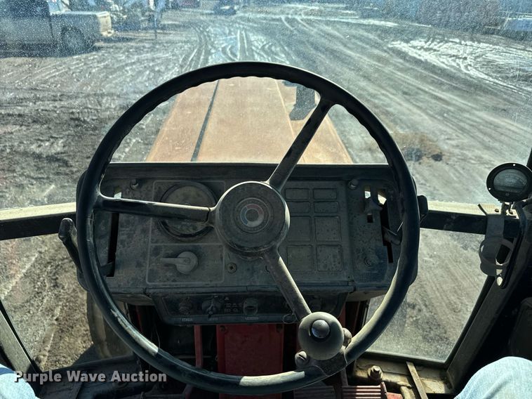 image for item NN9461 International  1086 tractor