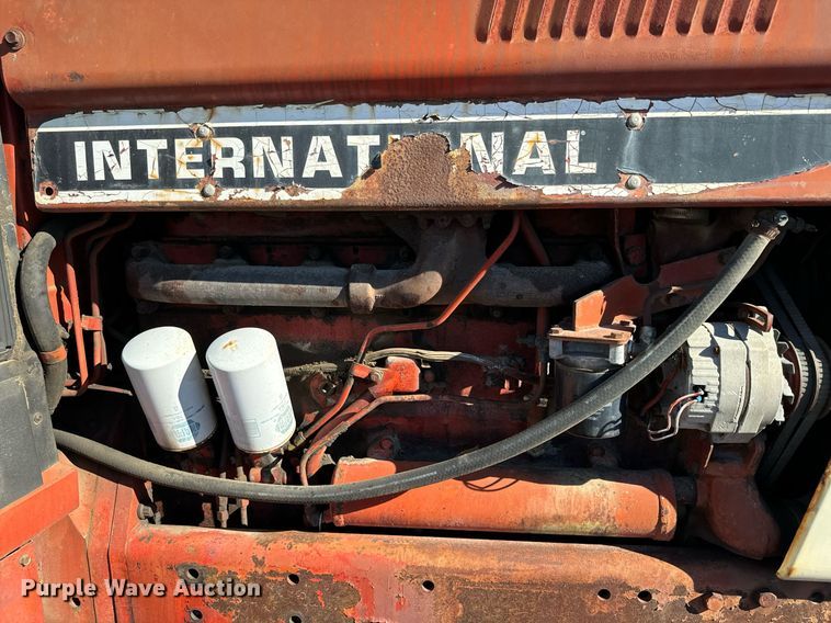 image for item NN9461 International  1086 tractor