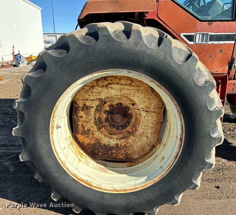 image for item NN9461 International  1086 tractor