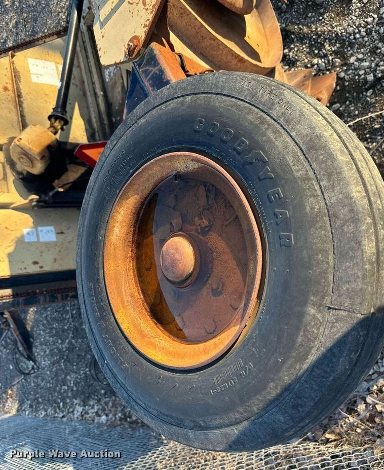 image for item NN9462 Land Pride batwing rotary mower