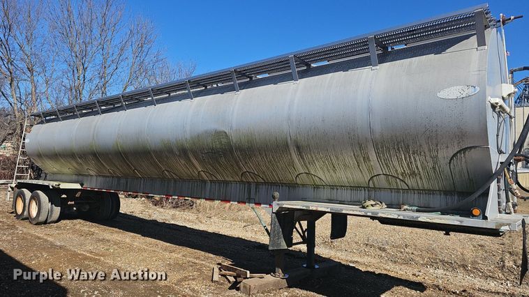 image for item NP9357 2001 Ledwell LW44 AA feed delivery trailer