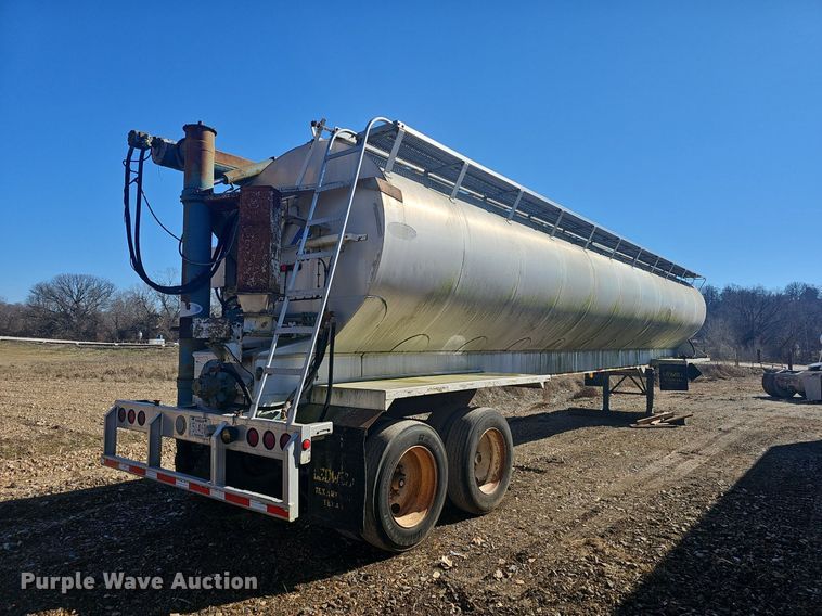 image for item NP9357 2001 Ledwell LW44 AA feed delivery trailer