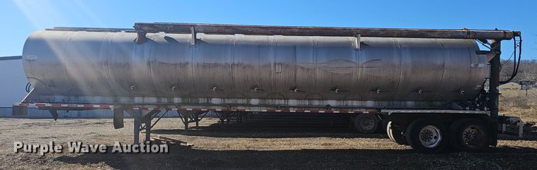 image for item NP9357 2001 Ledwell LW44 AA feed delivery trailer