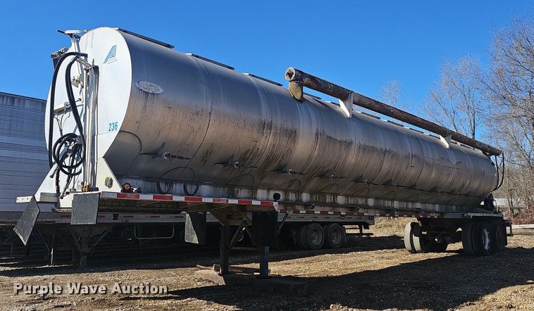 image for item NP9357 2001 Ledwell LW44 AA feed delivery trailer