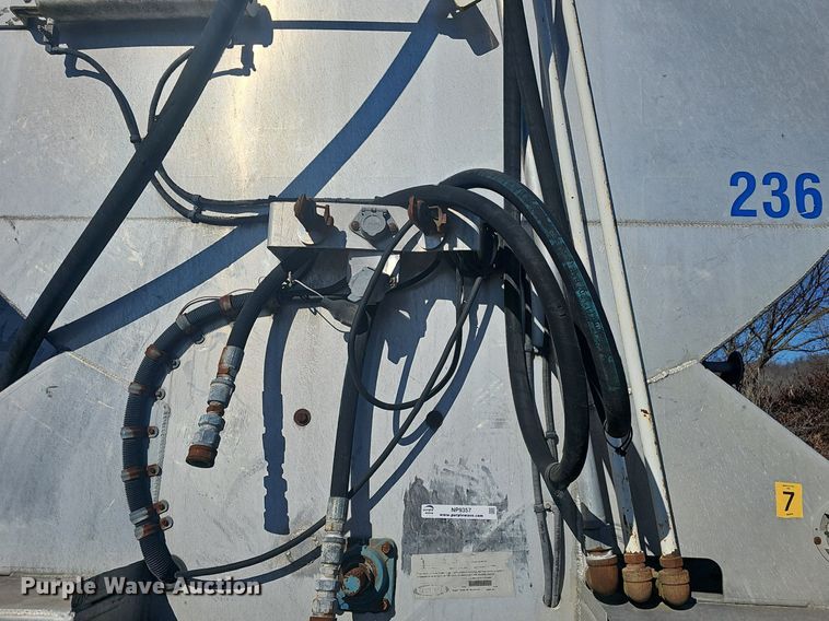 image for item NP9357 2001 Ledwell LW44 AA feed delivery trailer