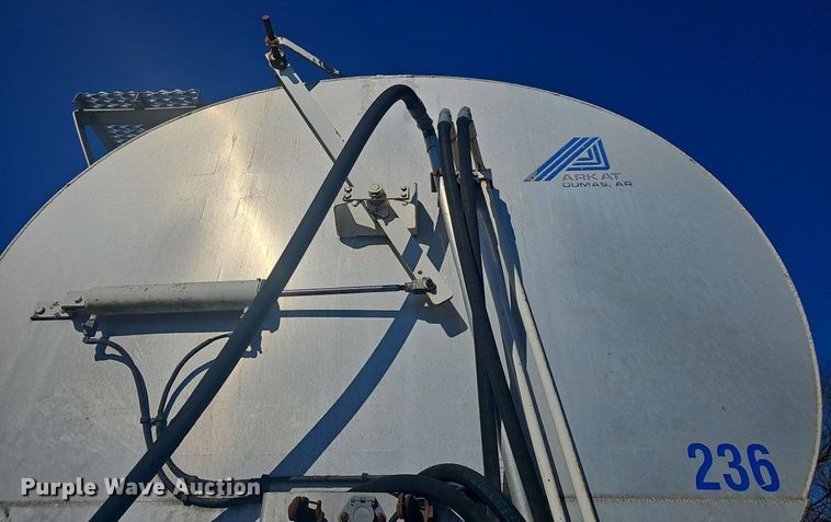 image for item NP9357 2001 Ledwell LW44 AA feed delivery trailer