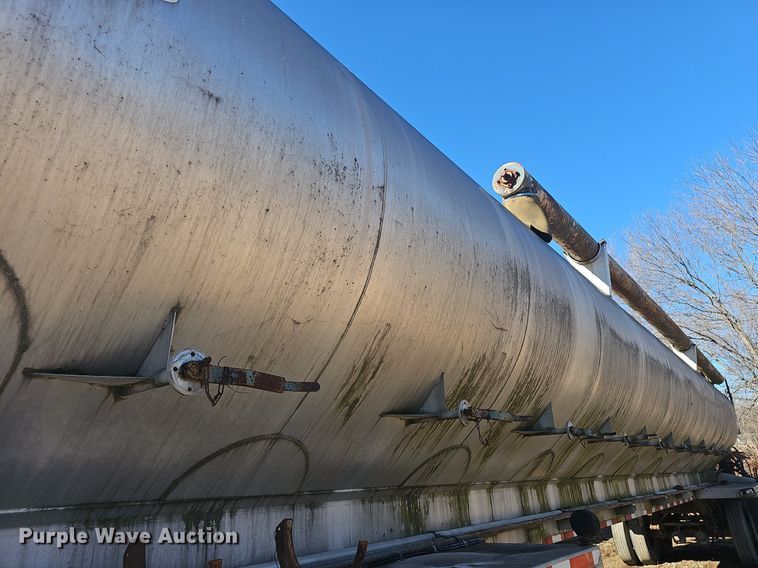 image for item NP9357 2001 Ledwell LW44 AA feed delivery trailer