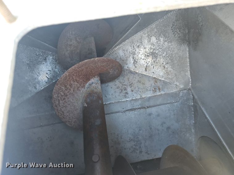 image for item NP9357 2001 Ledwell LW44 AA feed delivery trailer