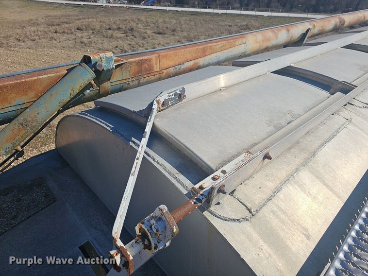 image for item NP9357 2001 Ledwell LW44 AA feed delivery trailer