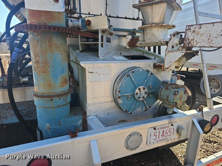 image for item NP9357 2001 Ledwell LW44 AA feed delivery trailer