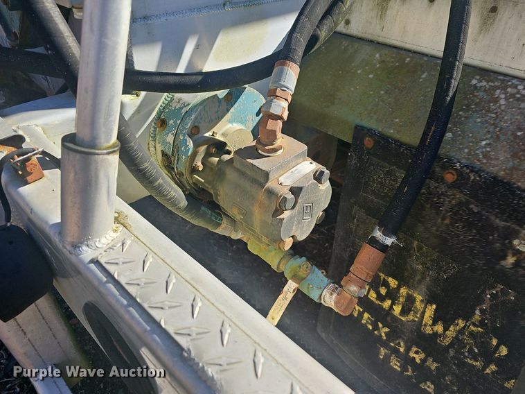 image for item NP9357 2001 Ledwell LW44 AA feed delivery trailer