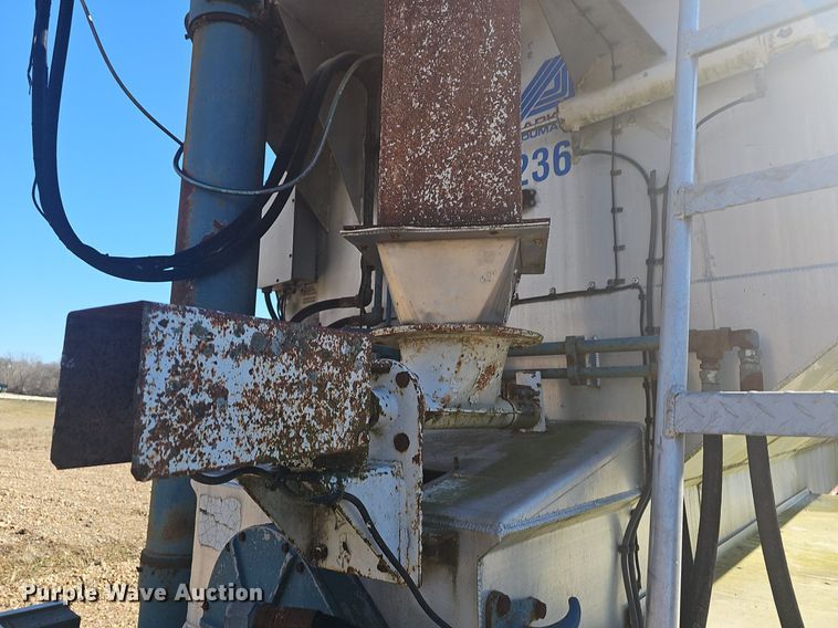 image for item NP9357 2001 Ledwell LW44 AA feed delivery trailer