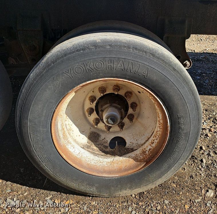 image for item NP9357 2001 Ledwell LW44 AA feed delivery trailer