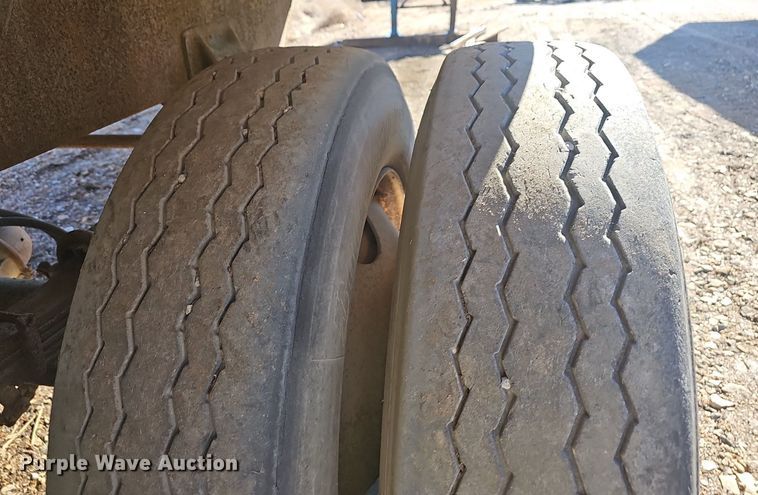 image for item NP9357 2001 Ledwell LW44 AA feed delivery trailer