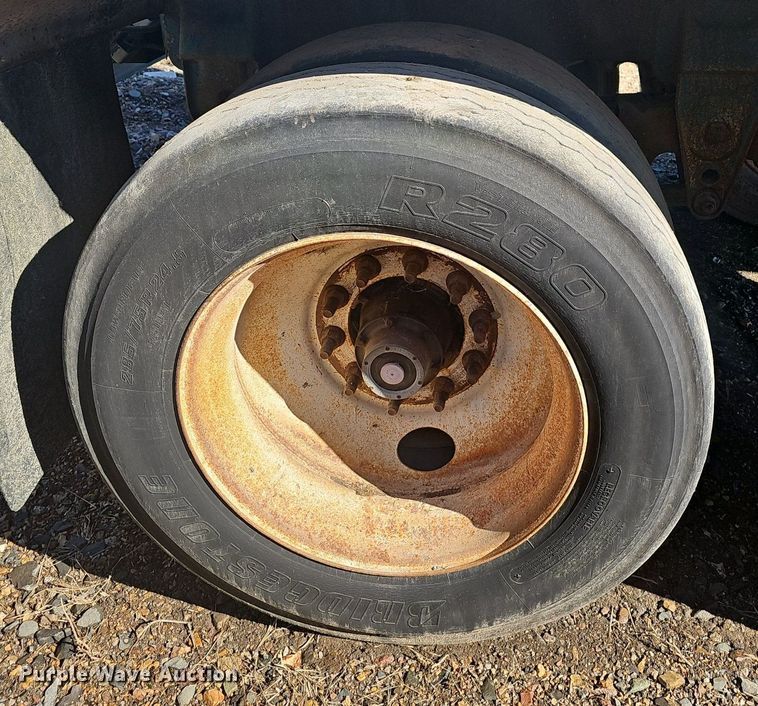 image for item NP9357 2001 Ledwell LW44 AA feed delivery trailer