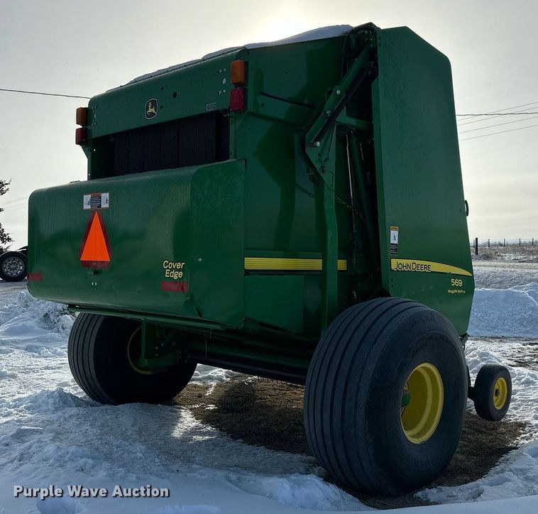 image for item NS9173 2015 John Deere 569 round baler