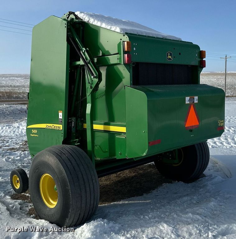 image for item NS9173 2015 John Deere 569 round baler