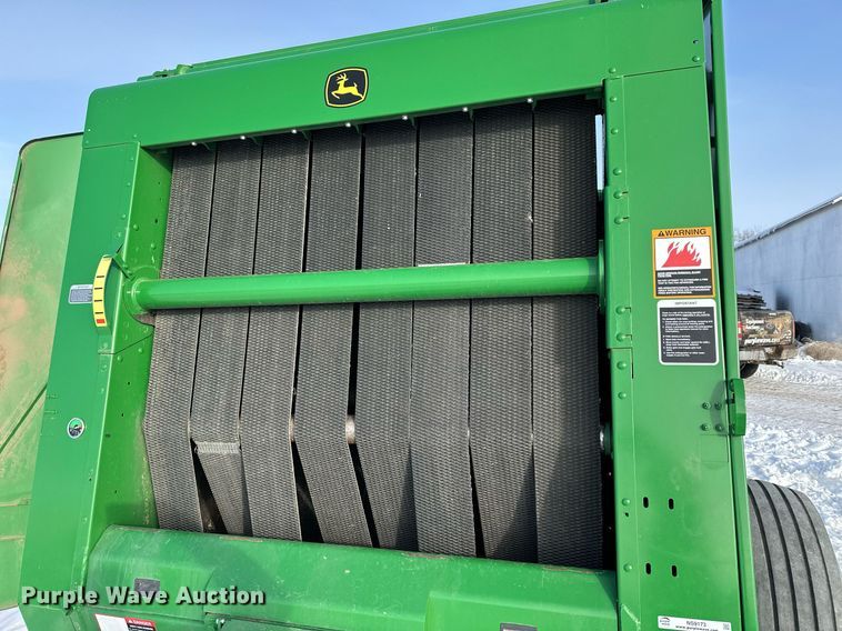 image for item NS9173 2015 John Deere 569 round baler