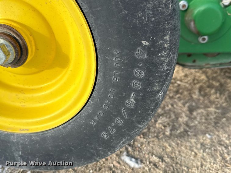 image for item NS9173 2015 John Deere 569 round baler