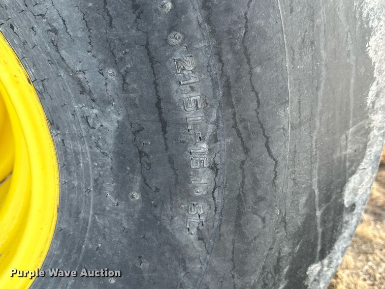 image for item NS9173 2015 John Deere 569 round baler