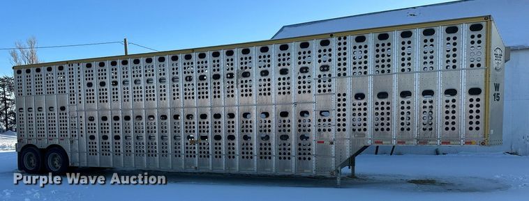 image for item NS9174 2004 Merritt livestock trailer