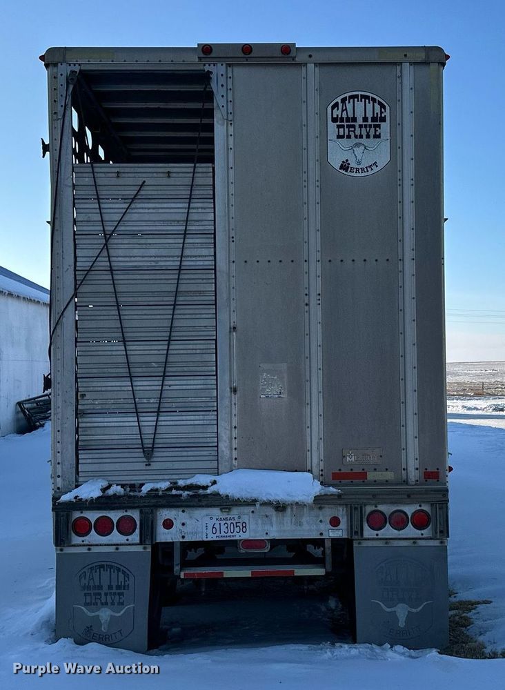 image for item NS9174 2004 Merritt livestock trailer