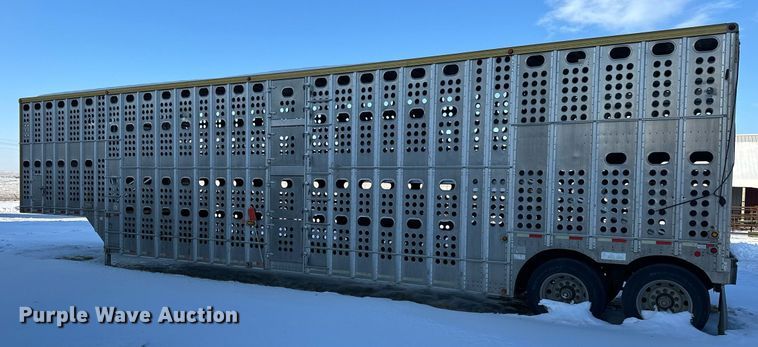 image for item NS9174 2004 Merritt livestock trailer