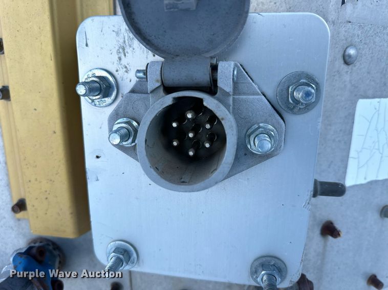 image for item NS9174 2004 Merritt livestock trailer