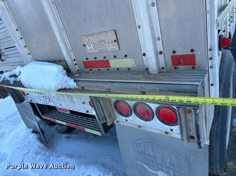 image for item NS9174 2004 Merritt livestock trailer