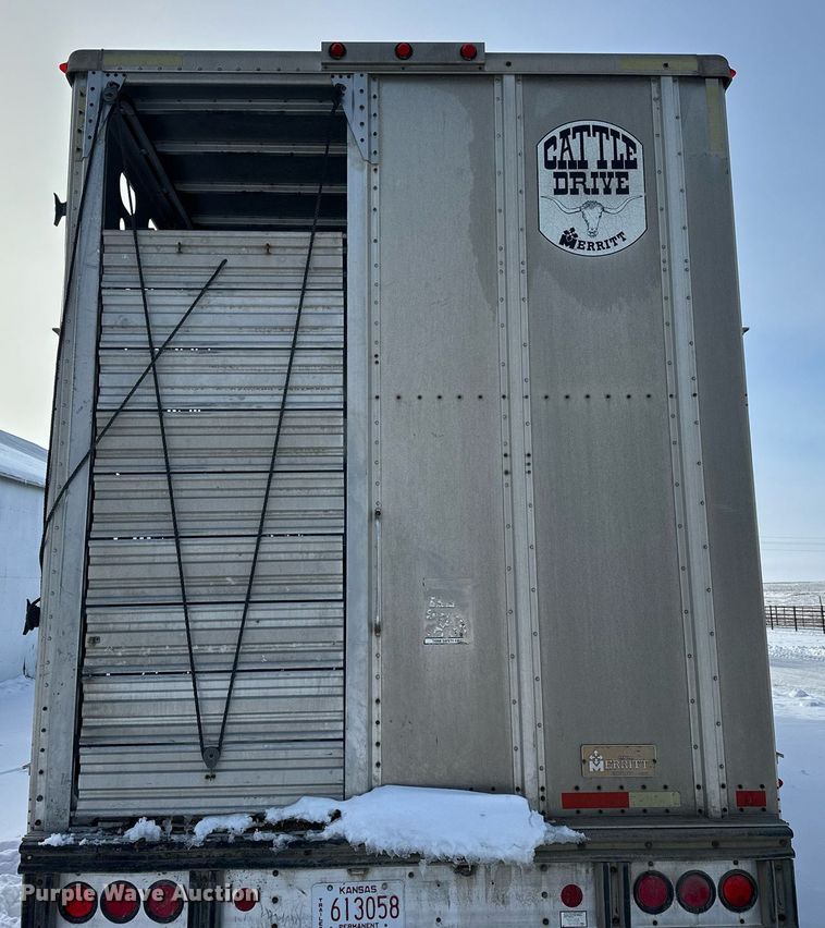 image for item NS9174 2004 Merritt livestock trailer