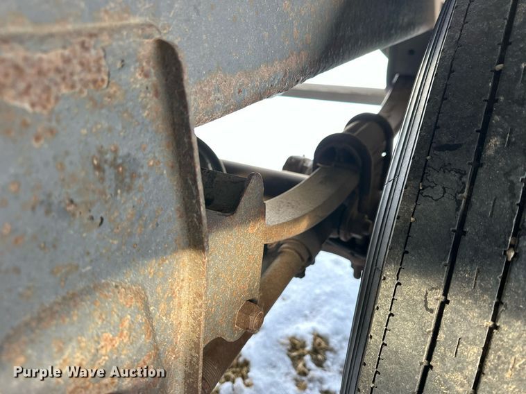 image for item NS9174 2004 Merritt livestock trailer