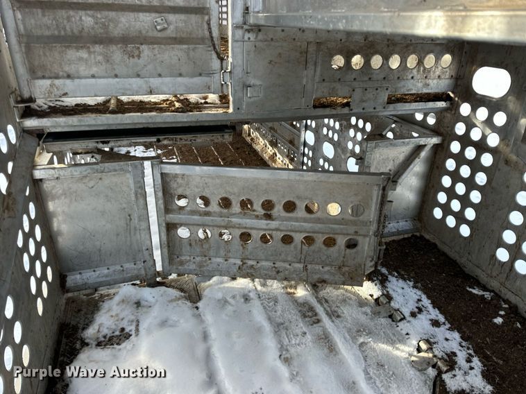 image for item NS9174 2004 Merritt livestock trailer