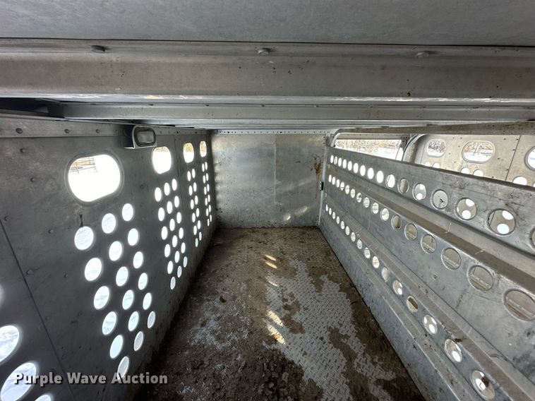 image for item NS9174 2004 Merritt livestock trailer