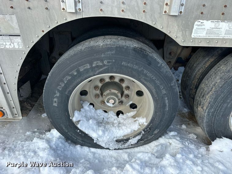 image for item NS9174 2004 Merritt livestock trailer