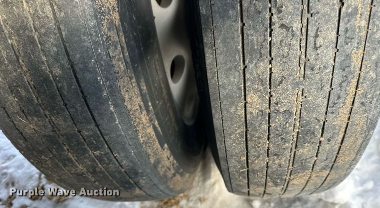 image for item NS9174 2004 Merritt livestock trailer