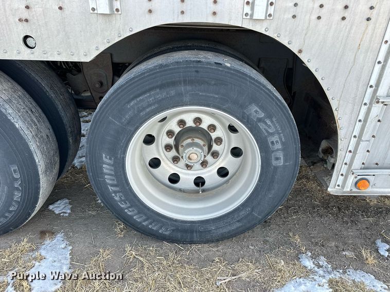 image for item NS9174 2004 Merritt livestock trailer