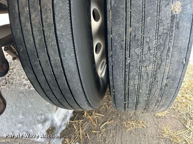 image for item NS9174 2004 Merritt livestock trailer