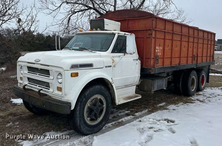 image for item NS9204 1971 Chevrolet  C60 grain truck