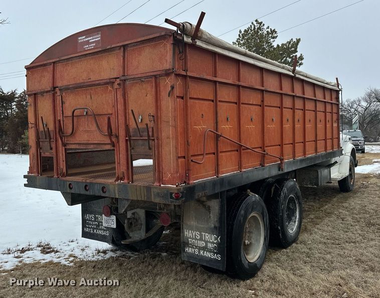 image for item NS9204 1971 Chevrolet  C60 grain truck