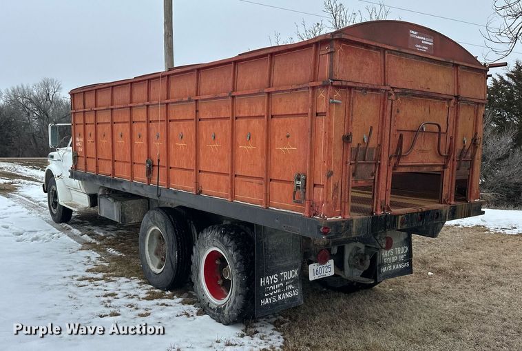 image for item NS9204 1971 Chevrolet  C60 grain truck