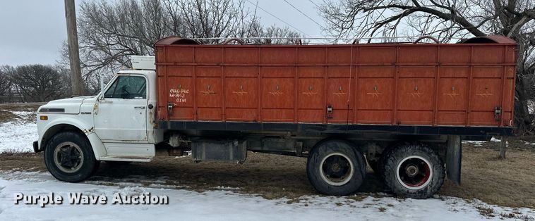 image for item NS9204 1971 Chevrolet  C60 grain truck