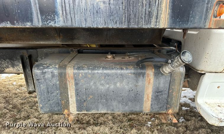 image for item NS9204 1971 Chevrolet  C60 grain truck